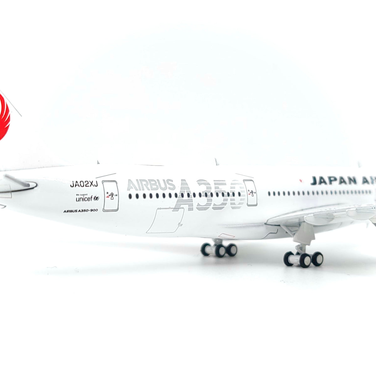 1/400 Japan Airlines Airbus A350-900 (JA02XJ)