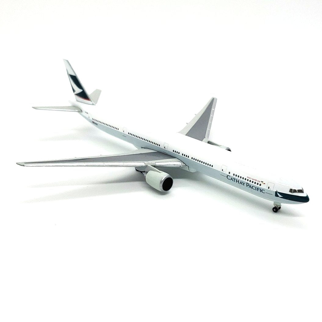 JC WINGS 1:400 Cathay Pacific Boeing 777-300 Flaps Down Reg# B-HNM JC WINGS 1:400 Cathay Pacific Boeing 777-300 Flaps Down Reg# B-HNM