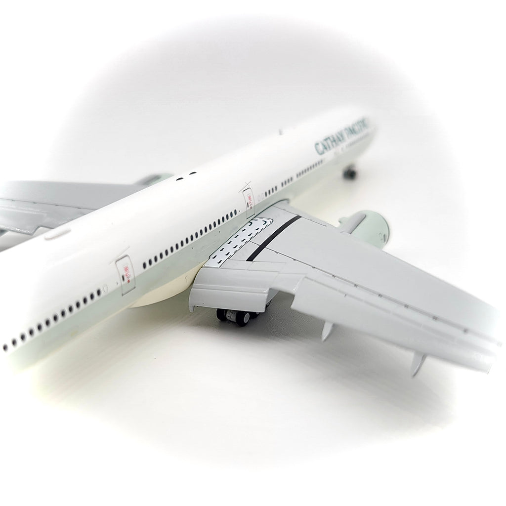 Maquette avion métal Cathay Pacific B777-300 1/400 Maquette avion métal Cathay Pacific B777-300 1/400