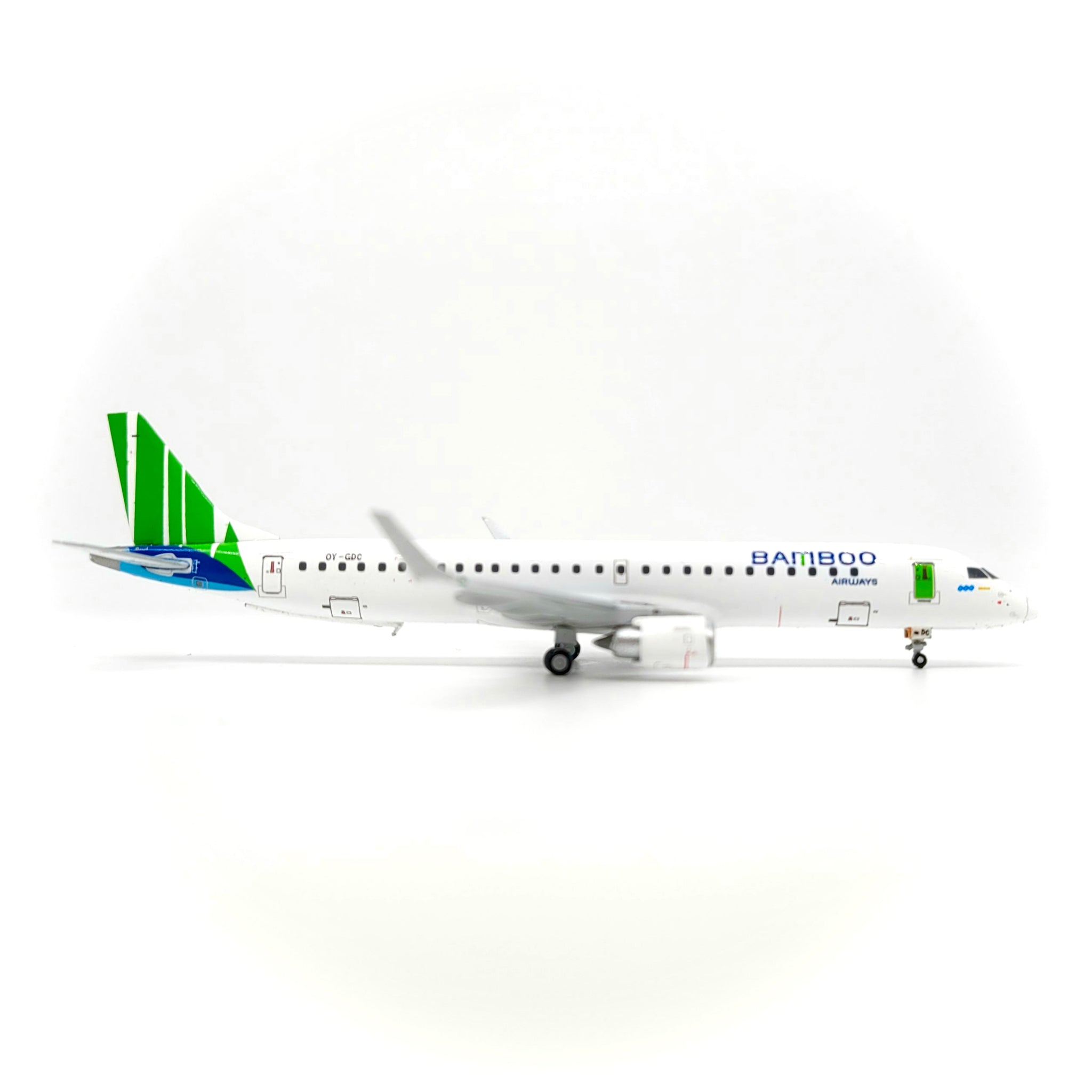 1/200 E190-200LR バンブー・エアウェイズ OY-GDC 1/200 E190-200LR バンブー・エアウェイズ OY-GDC 1/200 E190-200LR