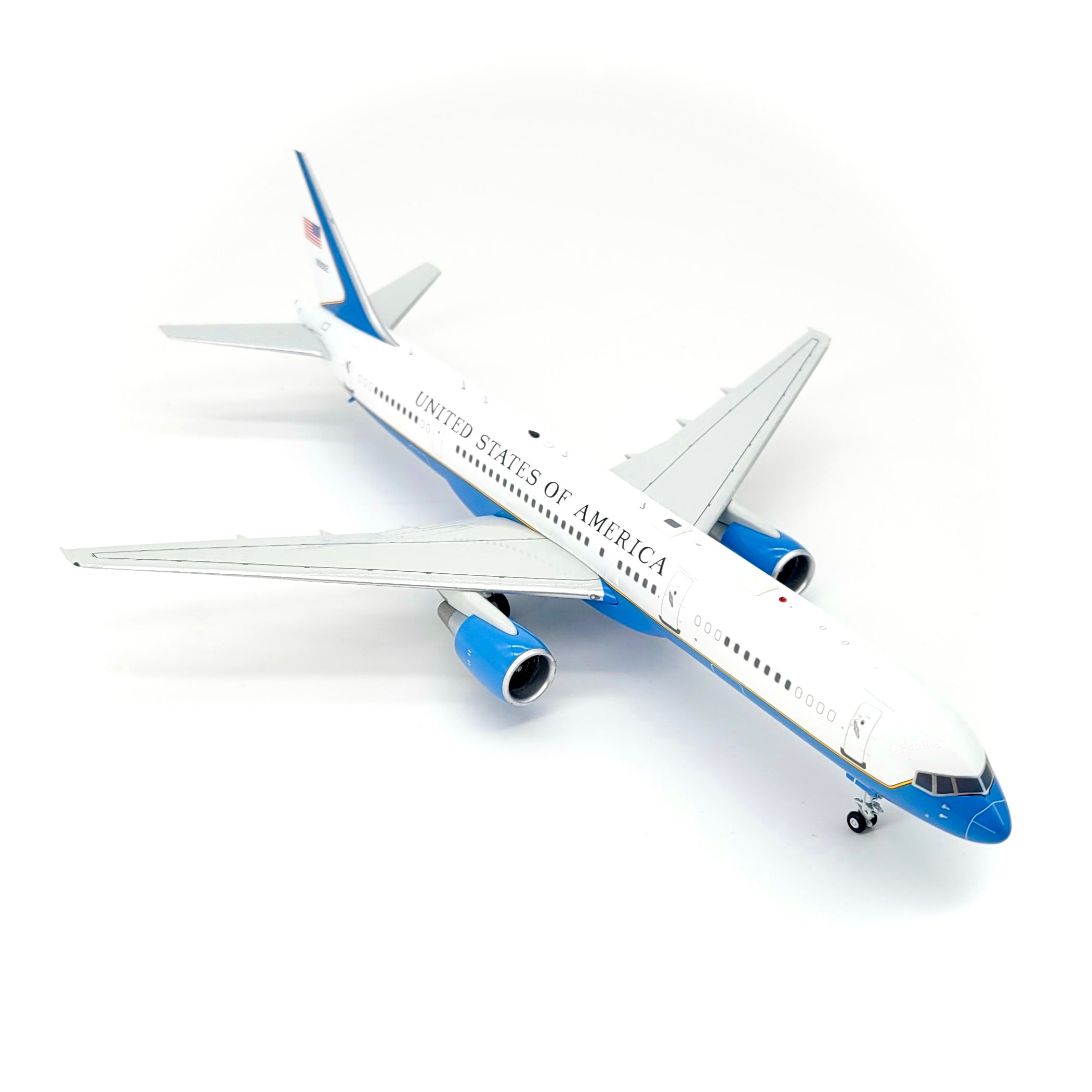 1/200 USAF Boeing C-32A “Air Force Two” (757-200, 98-0002) – Pilot